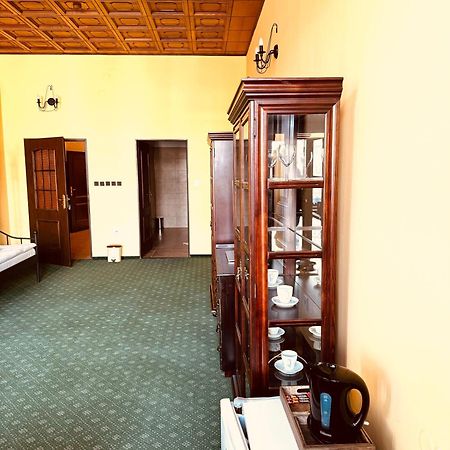 Hotel Maxim Frydek-Mistek Luaran gambar