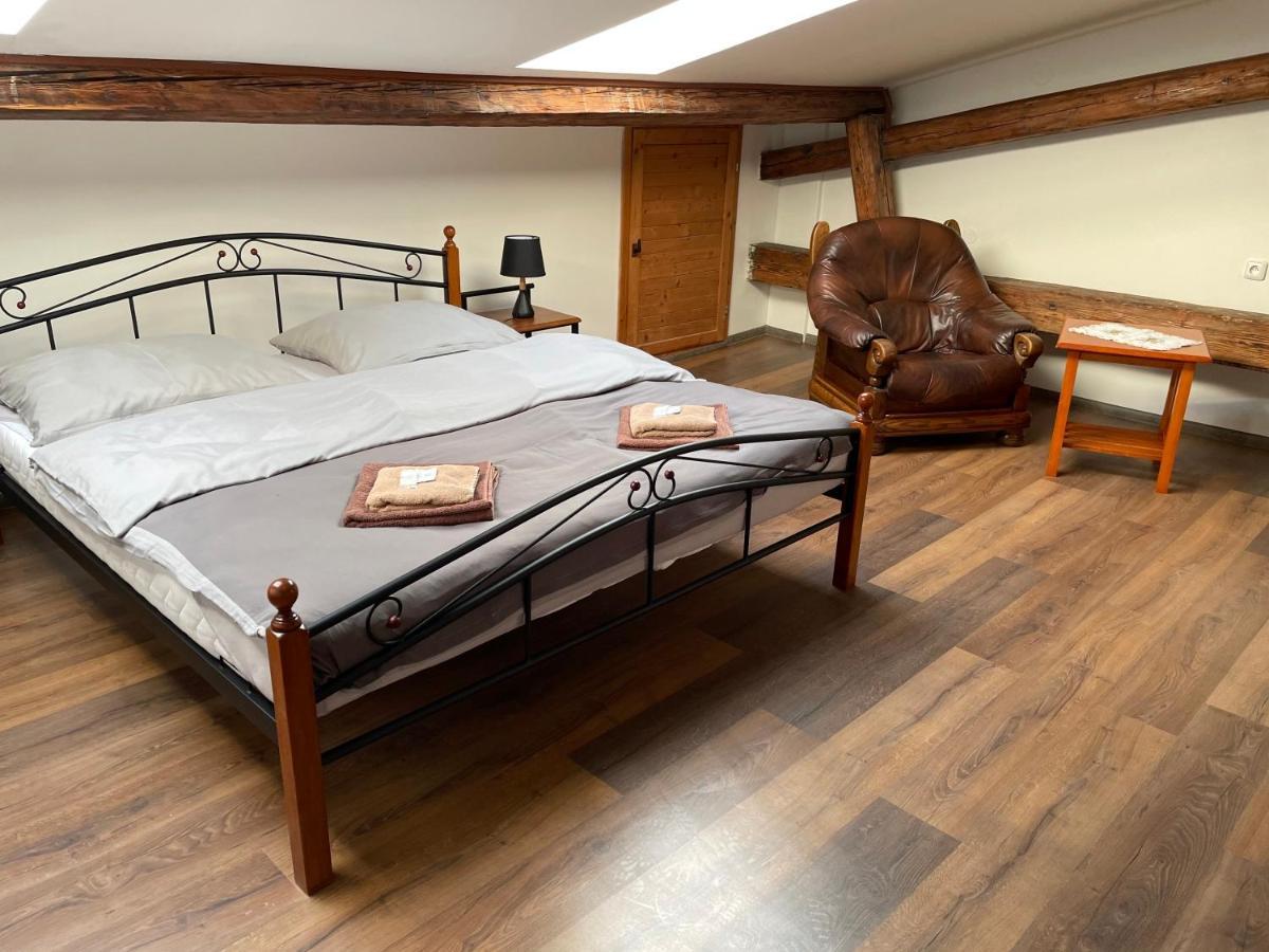 Hotel Maxim Frydek-Mistek Luaran gambar