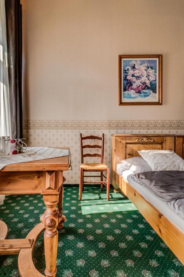 Hotel Maxim Frydek-Mistek Luaran gambar