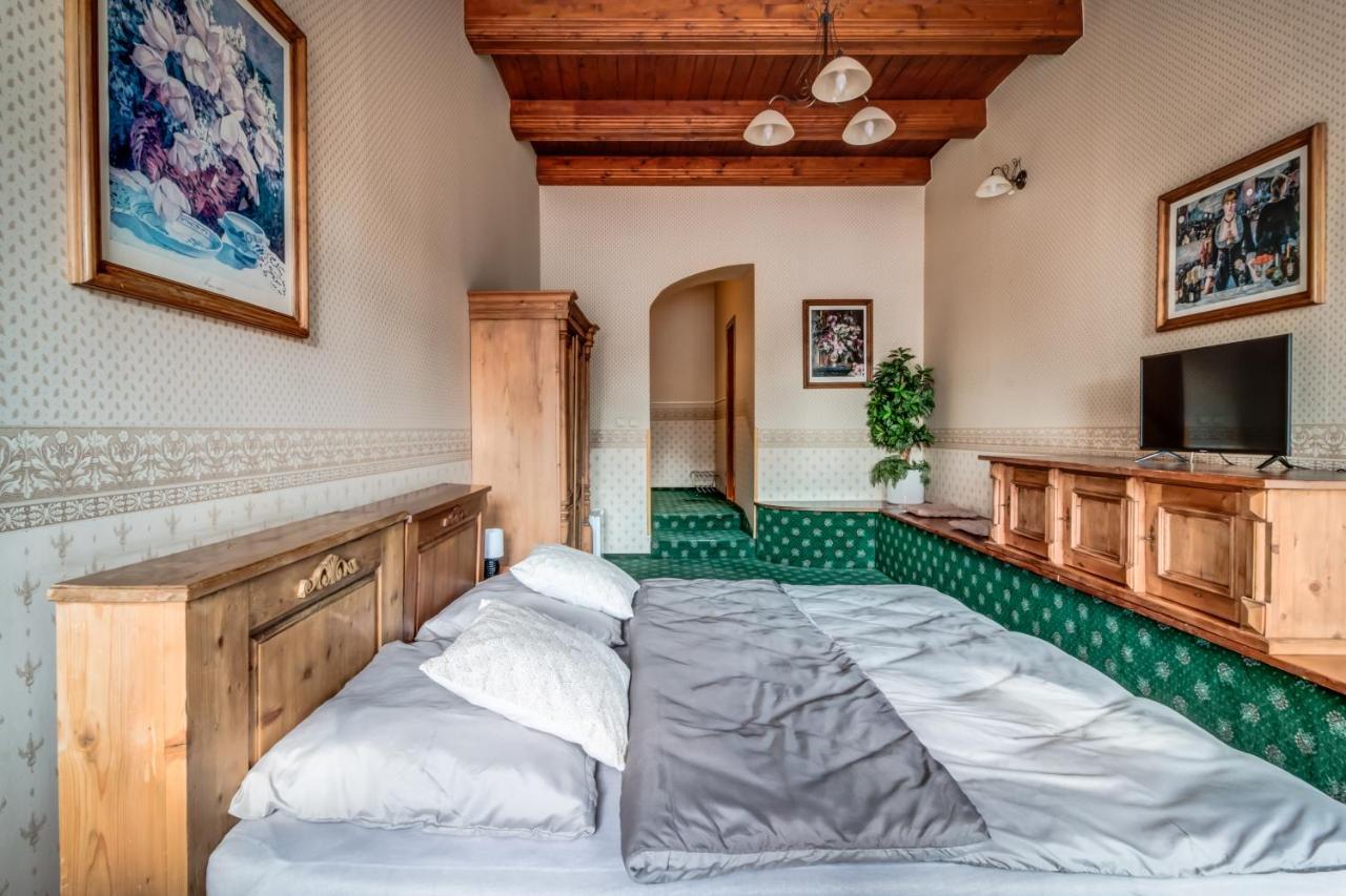 Hotel Maxim Frydek-Mistek Luaran gambar