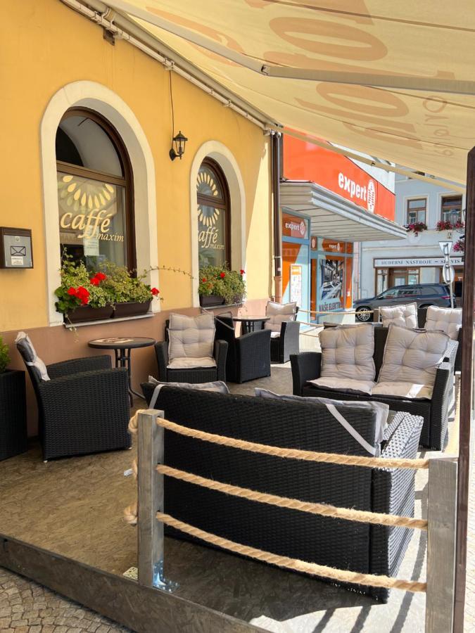 Hotel Maxim Frydek-Mistek Luaran gambar