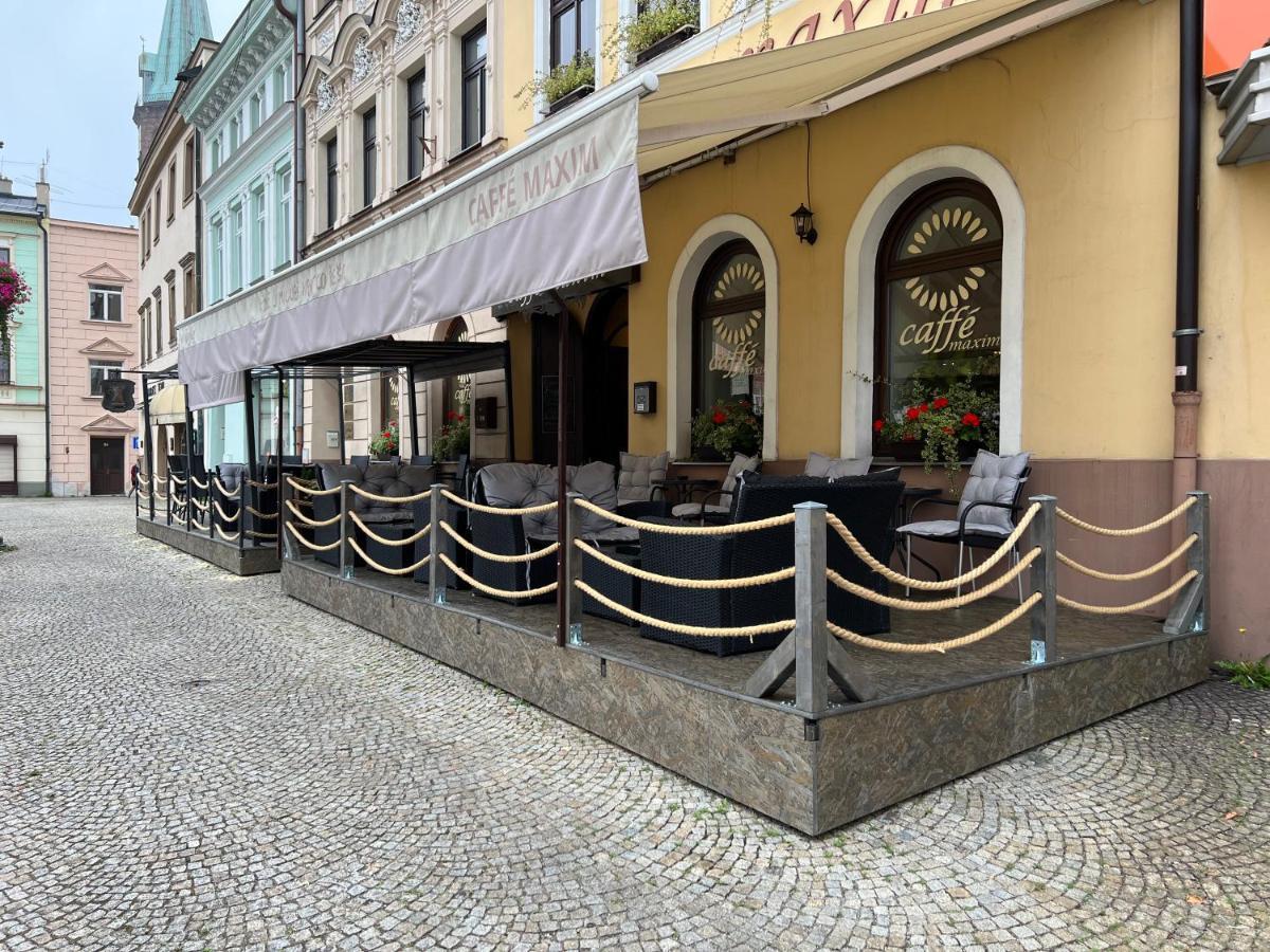 Hotel Maxim Frydek-Mistek Luaran gambar