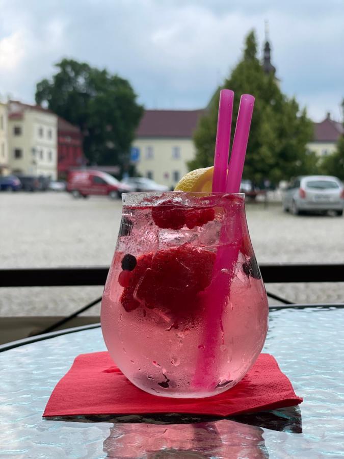 Hotel Maxim Frydek-Mistek Luaran gambar