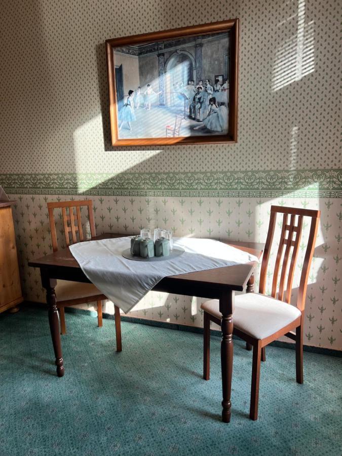Hotel Maxim Frydek-Mistek Luaran gambar
