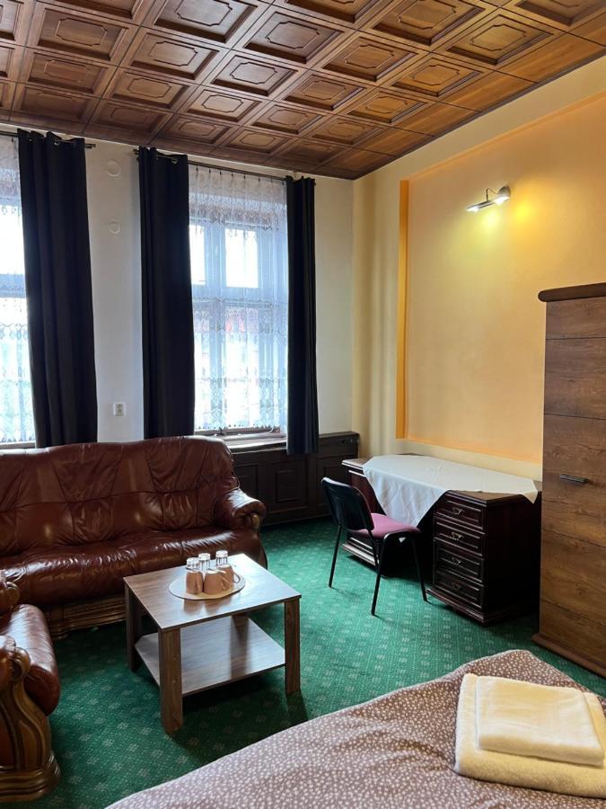 Hotel Maxim Frydek-Mistek Luaran gambar