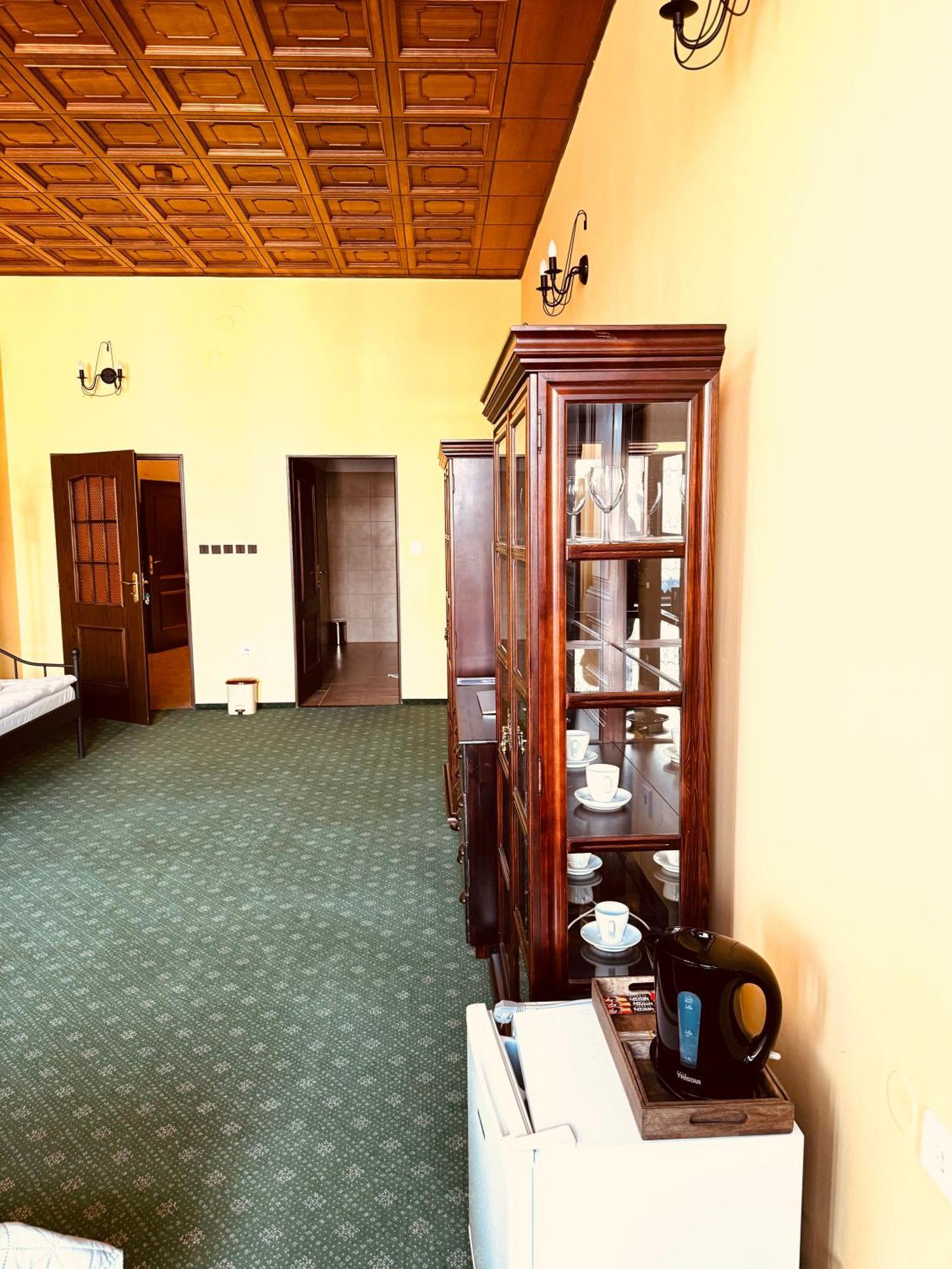 Hotel Maxim Frydek-Mistek Luaran gambar