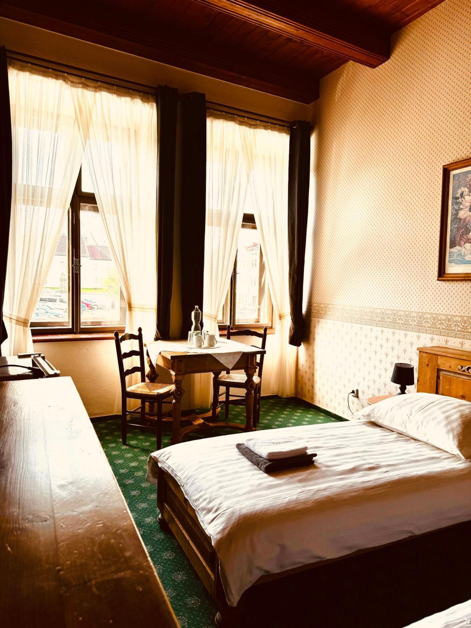 Hotel Maxim Frydek-Mistek Luaran gambar